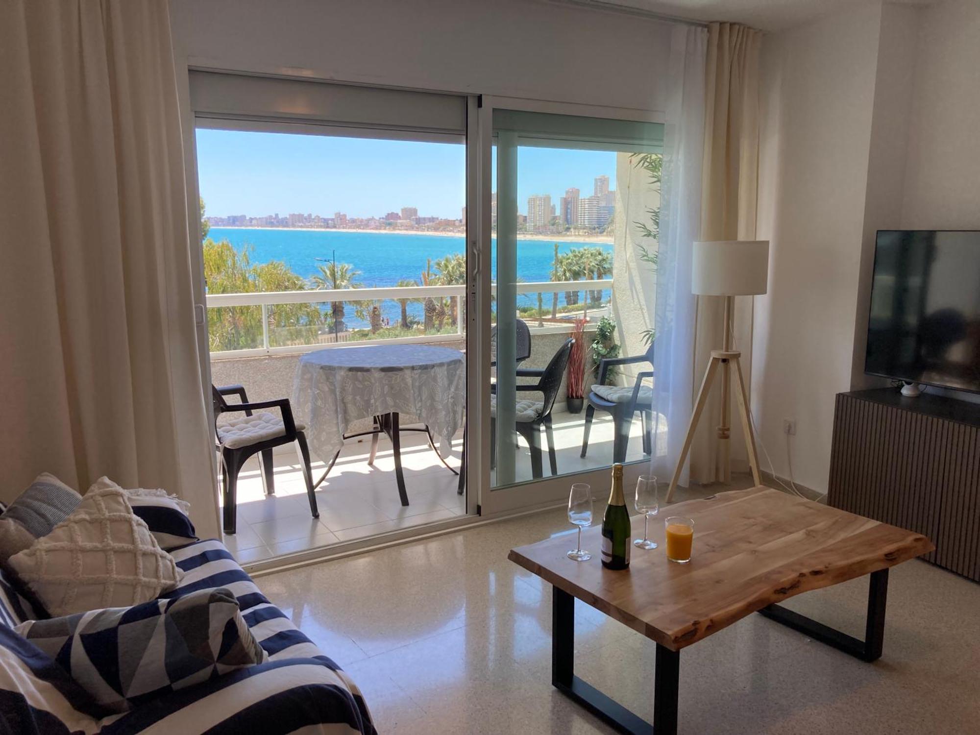 B L U E: Muchavista Sea View Apartment إل كامبيلو المظهر الخارجي الصورة