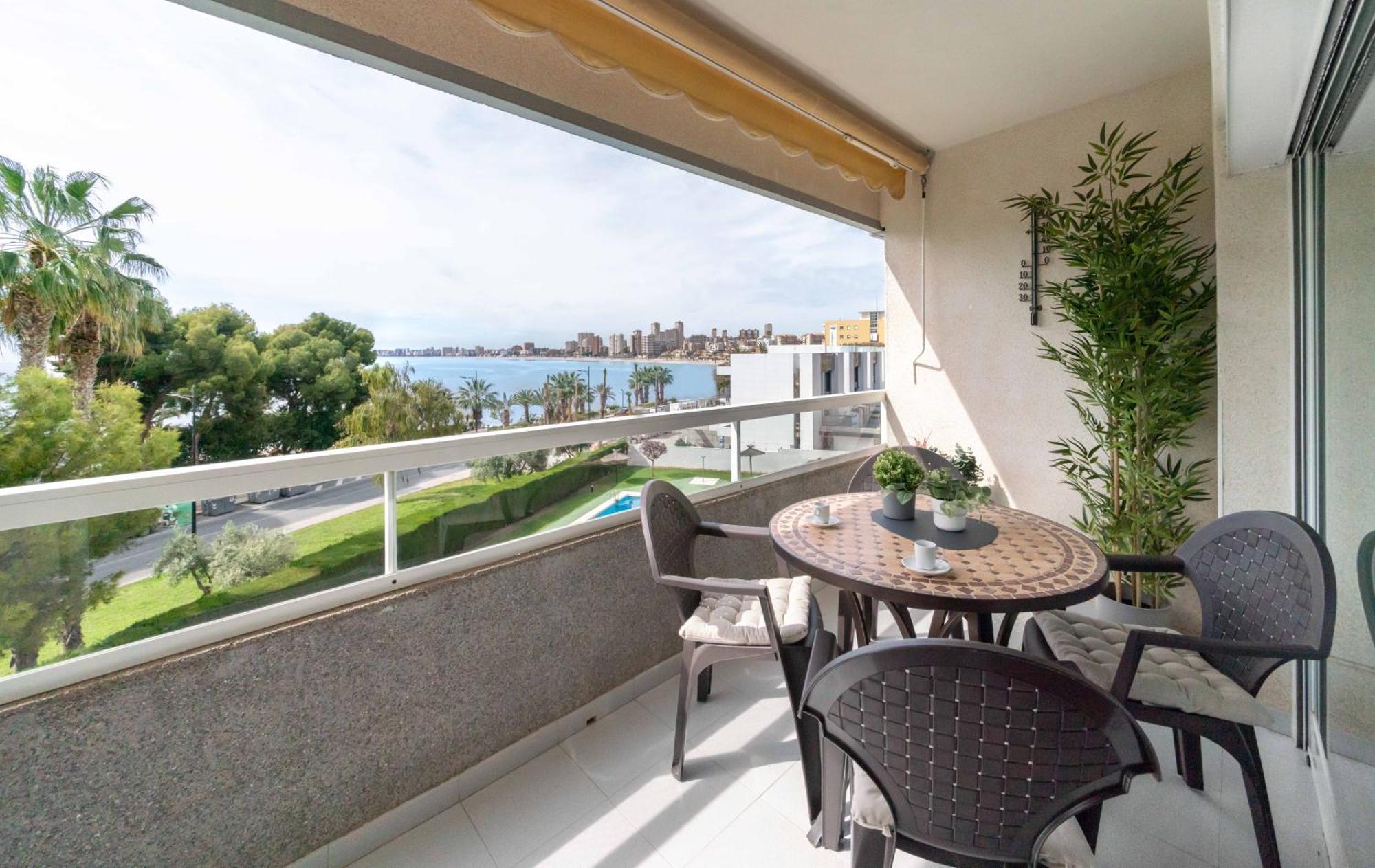 B L U E: Muchavista Sea View Apartment إل كامبيلو المظهر الخارجي الصورة
