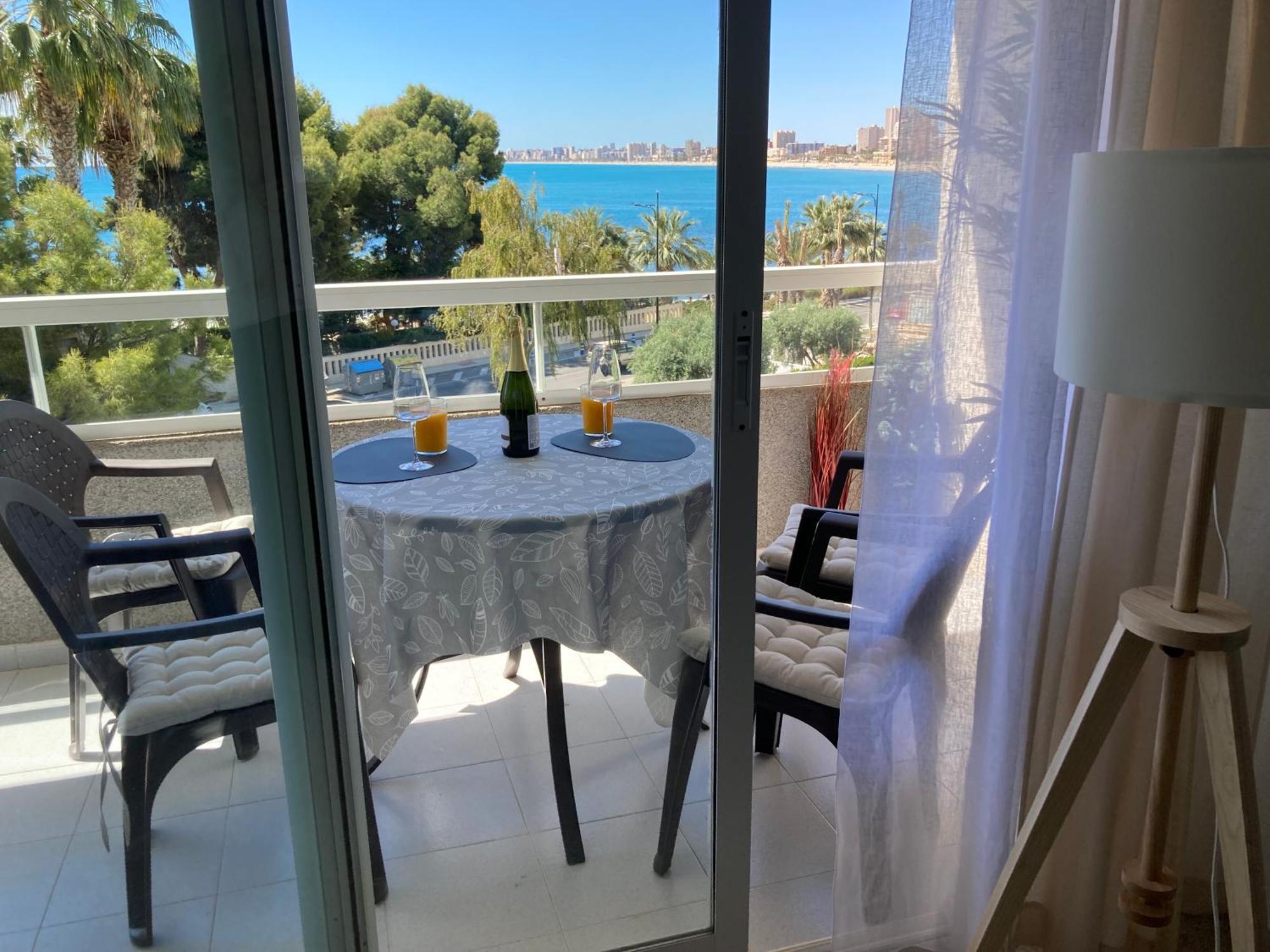 B L U E: Muchavista Sea View Apartment إل كامبيلو المظهر الخارجي الصورة