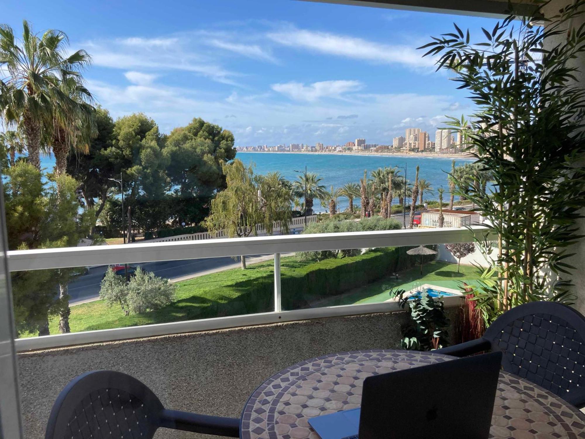 B L U E: Muchavista Sea View Apartment إل كامبيلو المظهر الخارجي الصورة
